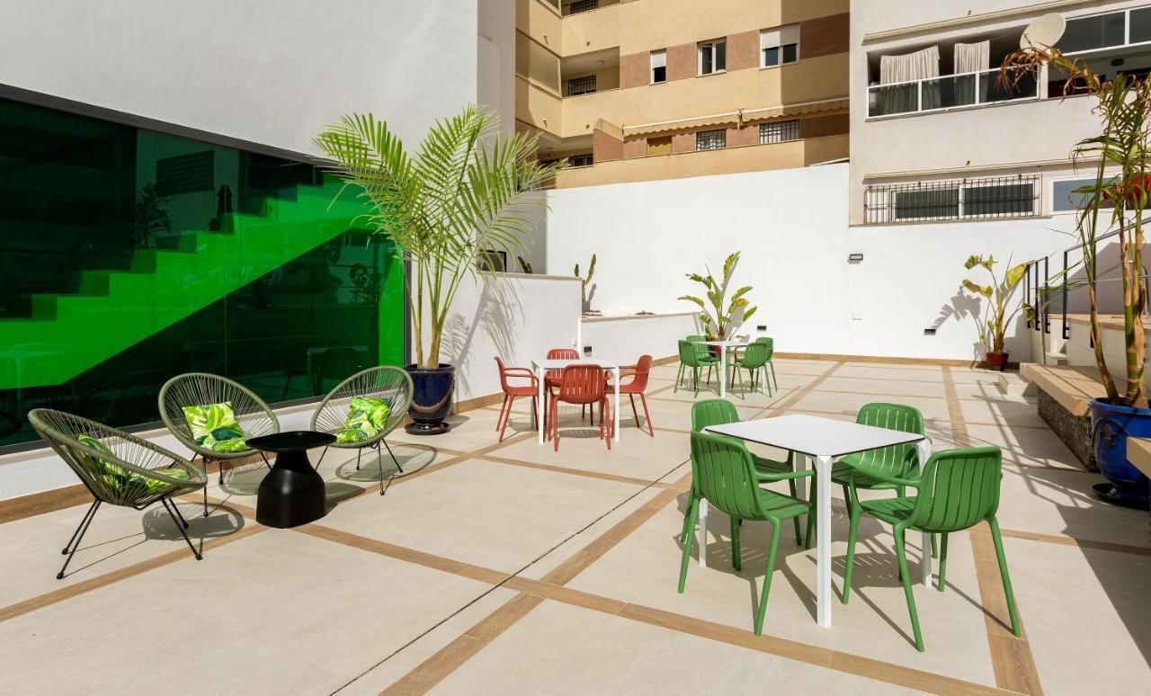 Caleyro Boutique Apartments - "Parking Incluido" フエンヒロラ エクステリア 写真
